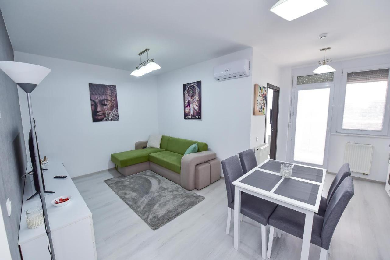 Stylish Stay - Executive - Private Parking And Central Location Oradea Exterior foto